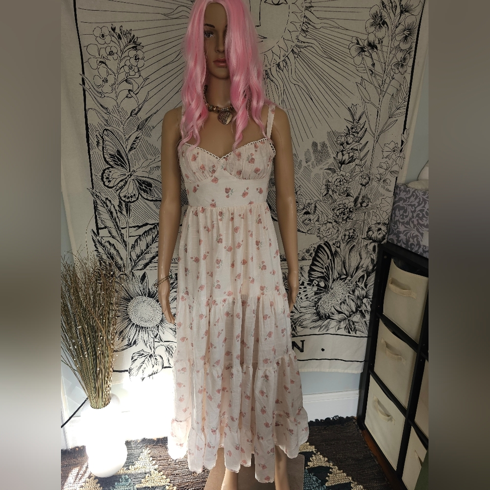 Like New LA Hearts Chic Floral Maxi Dress in Cream and Pink Rose Print Small